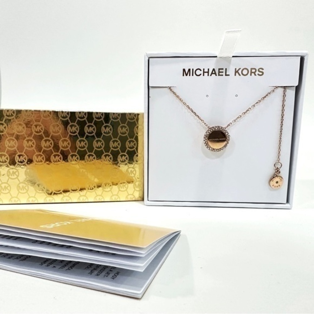 NEW Michael Kors Crystals Paved Disc Medallion Necklace Rose Gold - Picture 2 of 9